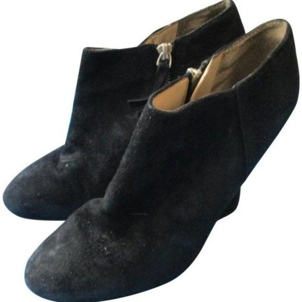 *Nine West Black Suede Zip Up Ankle Bootie